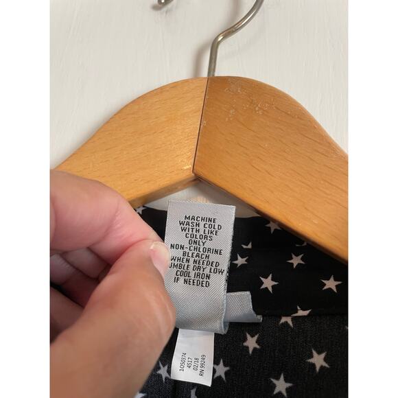 Catherines black stars short sleeve blouse lightweight collar buttons Size 14-16 - Picture 6 of 6